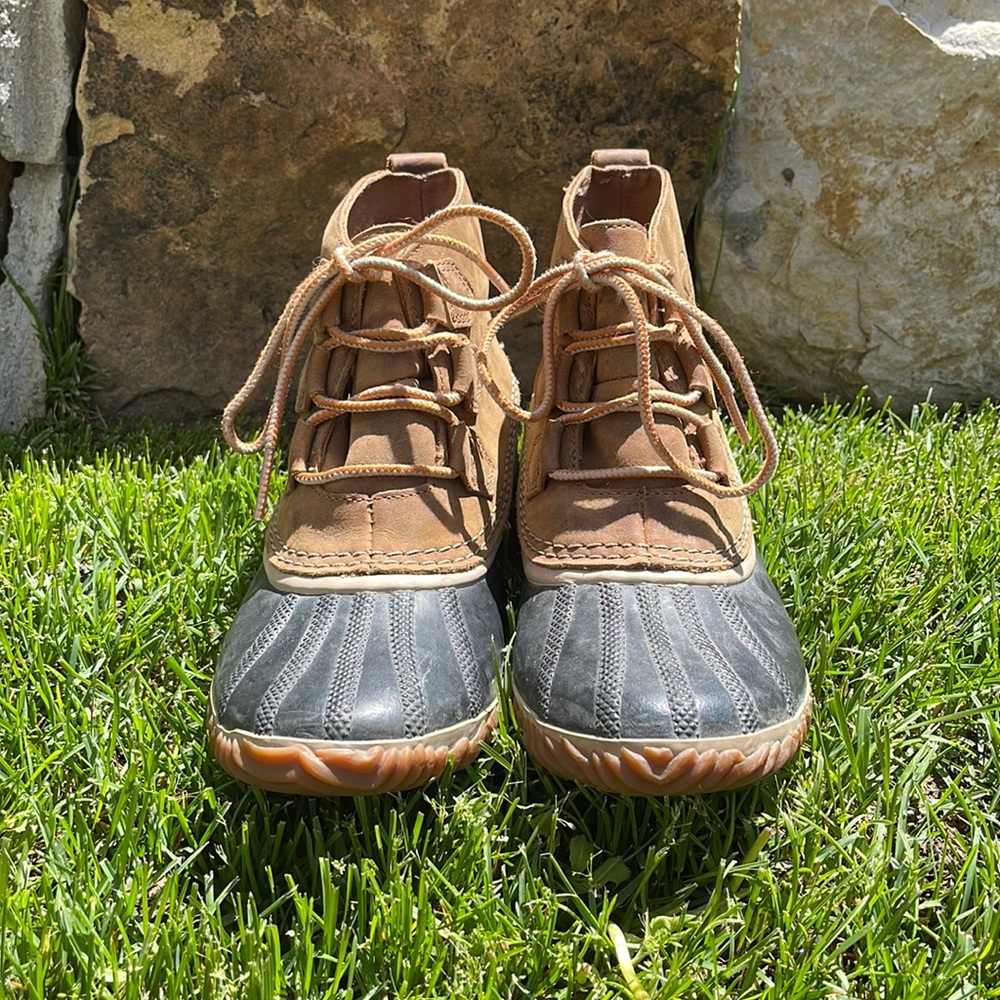 Women’s waterproof Sorel booties